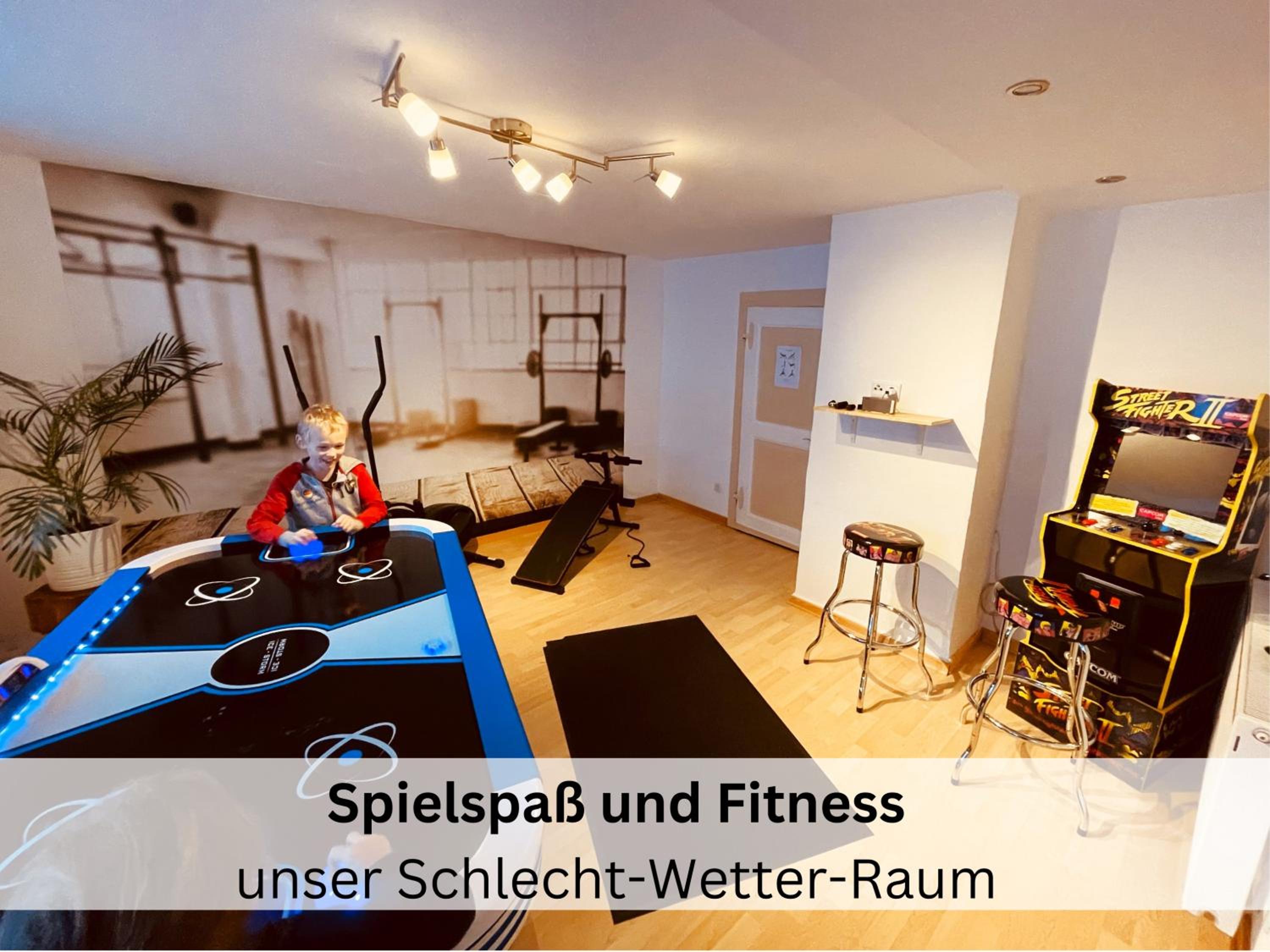 Ferienhaus Pape - 300m2, 17 Betten - mit großem privatem Garten, Pool, Dart, Sauna-, Grill- und Spielbereich - Ideal für Familien