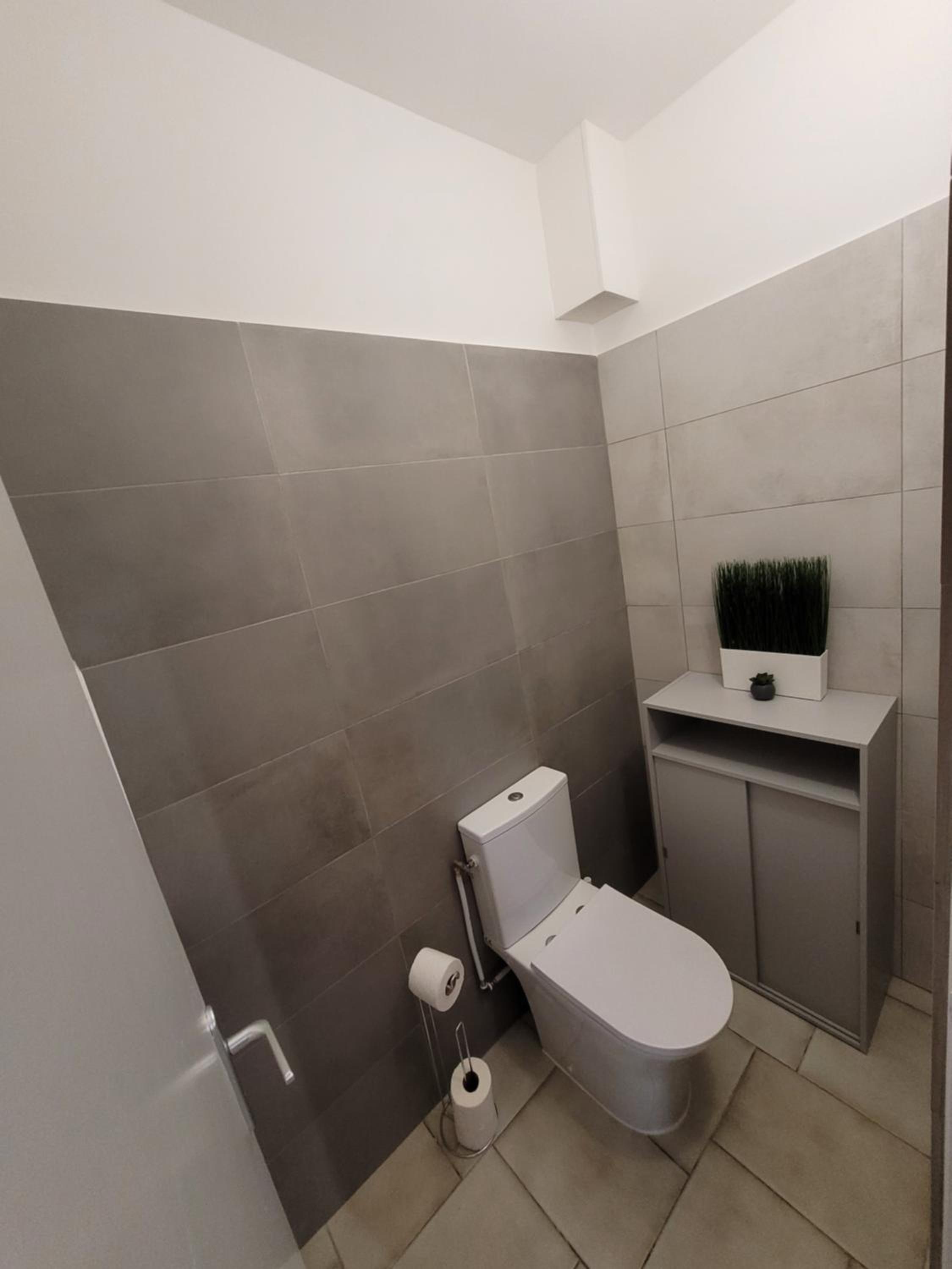 APPARTEMENTS DANS VILLA EN REZ DE JARDIN, photo 12