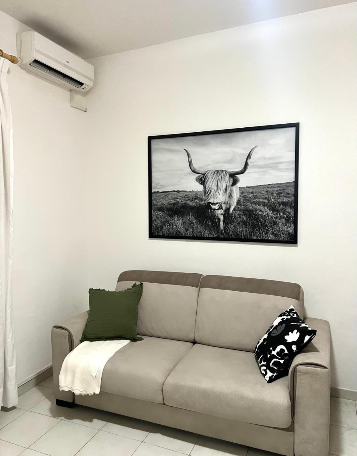 Carlo's apartment