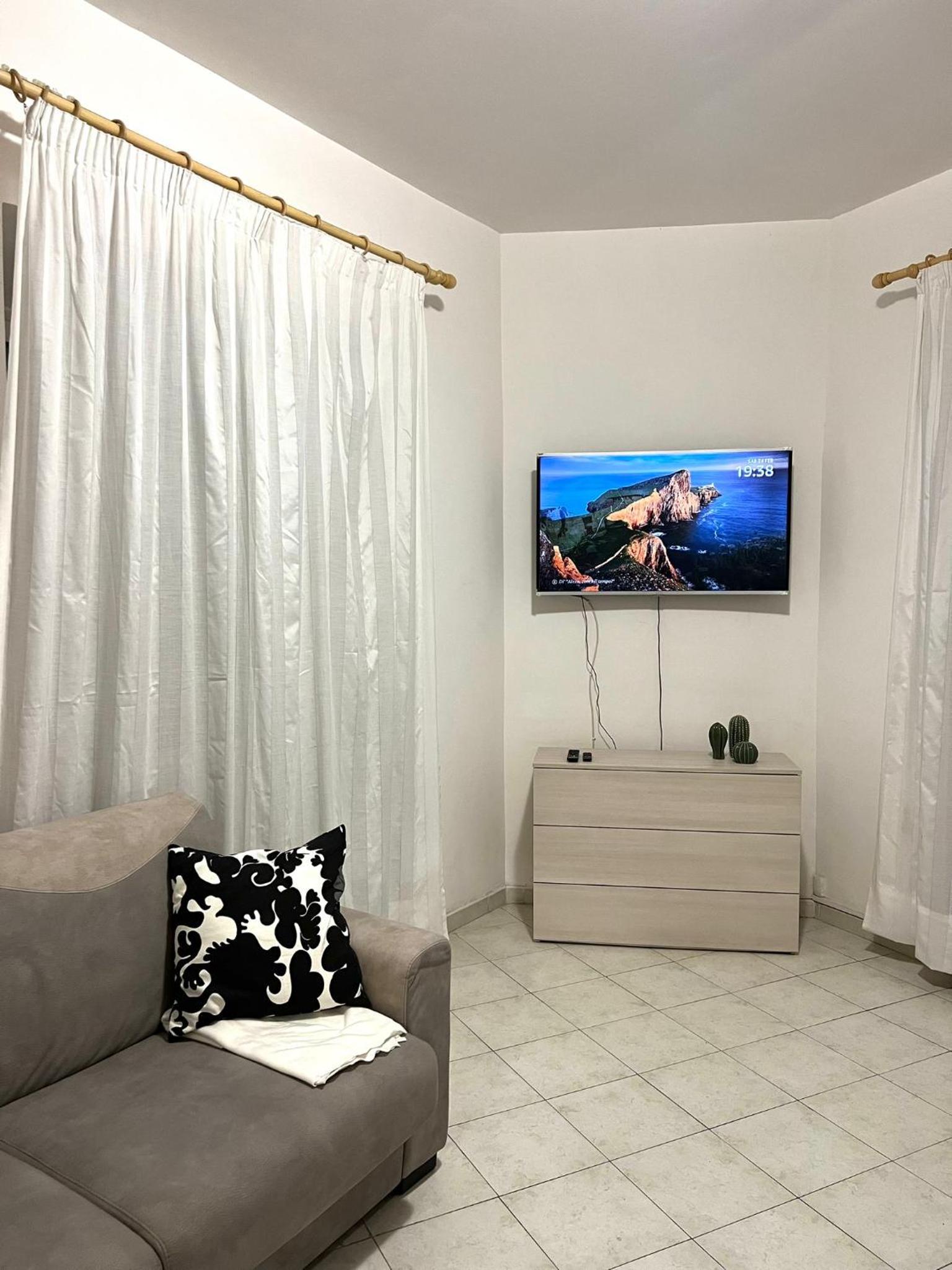 Carlo's apartment