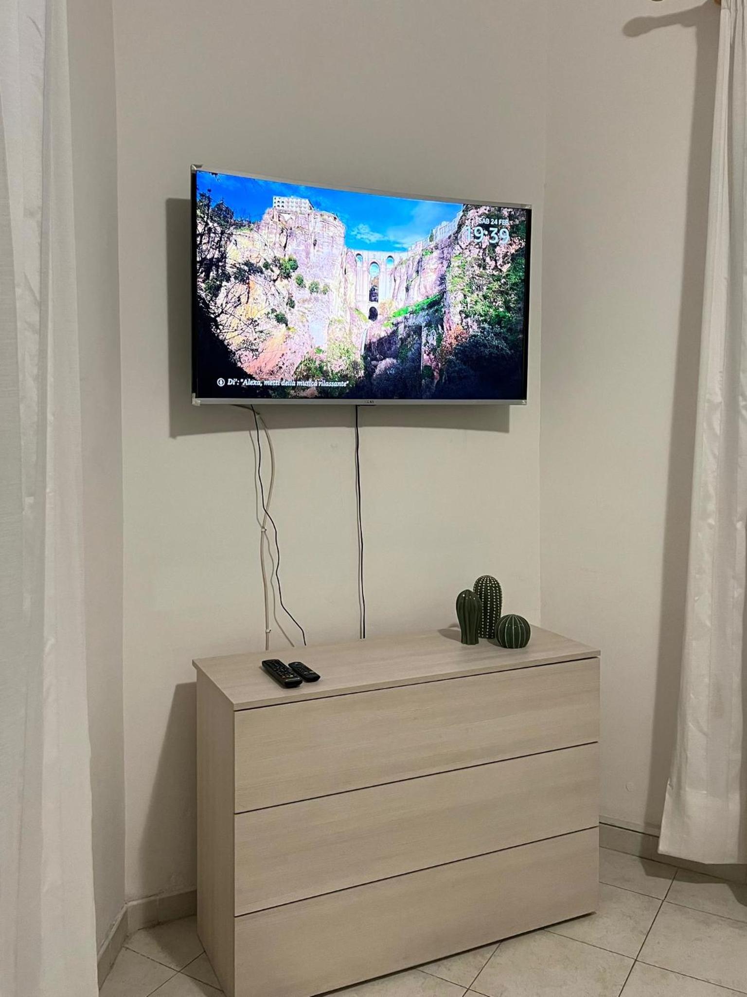 Carlo's apartment