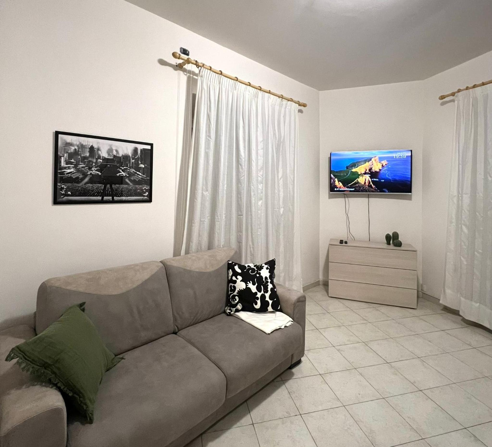 Carlo's apartment