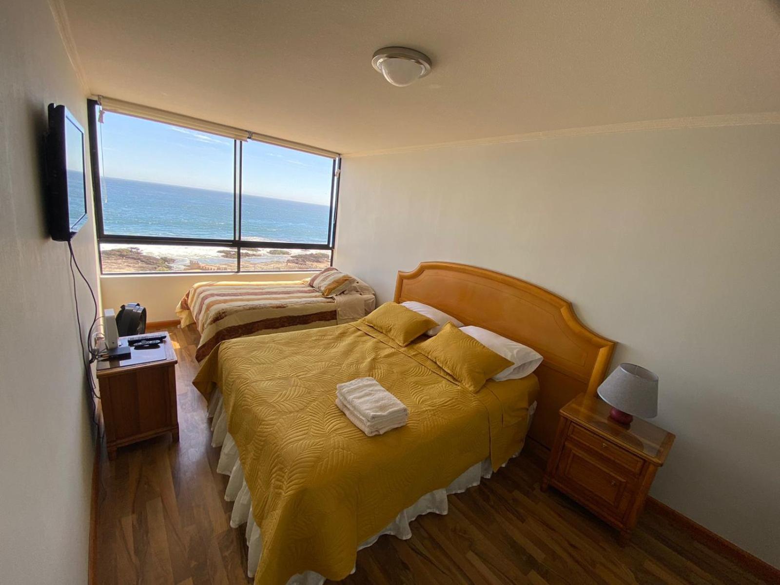 Hotel Deptos en Iquique, Chile, frente a Playa Brava - Image 1