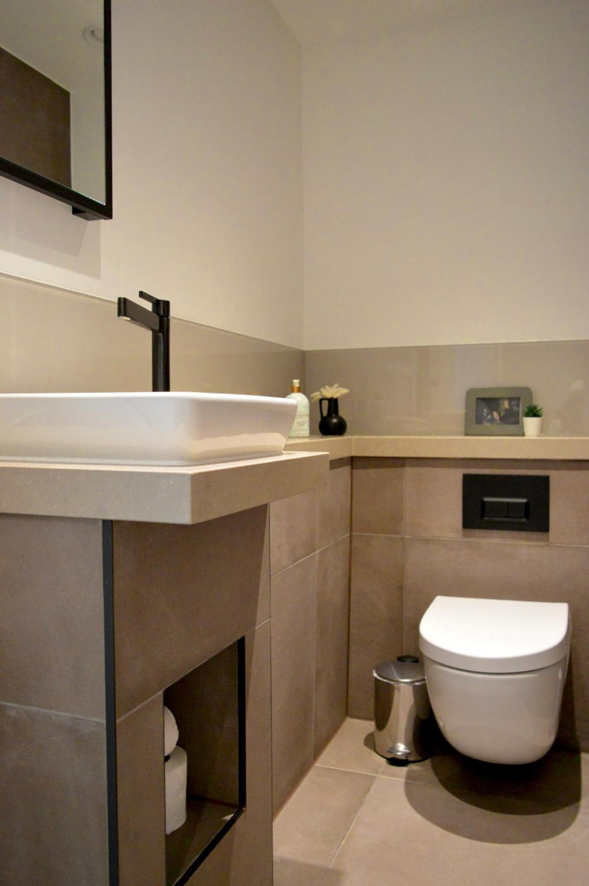 Luxury 2 Bed Apartment Vauxhall, Balcony, Sleeps 6, Central London - Open for Business stays, Long Stays, Families Relocating photo 4