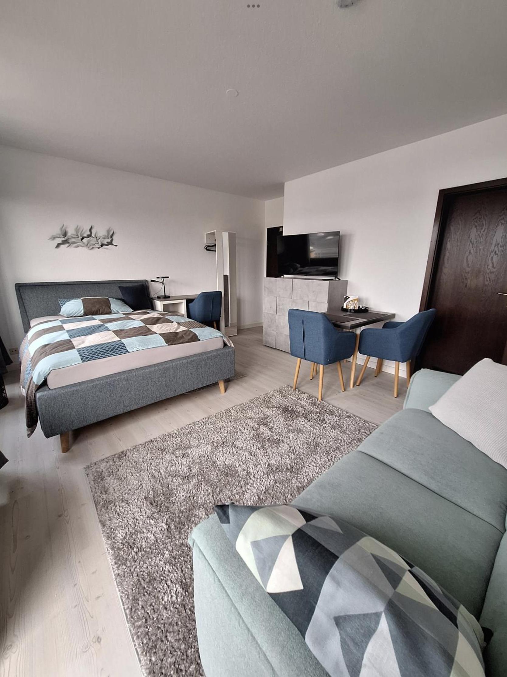 tinyflat33 Apartment in Koblenz mit Internet Balkon Stellplatz Magenta TV