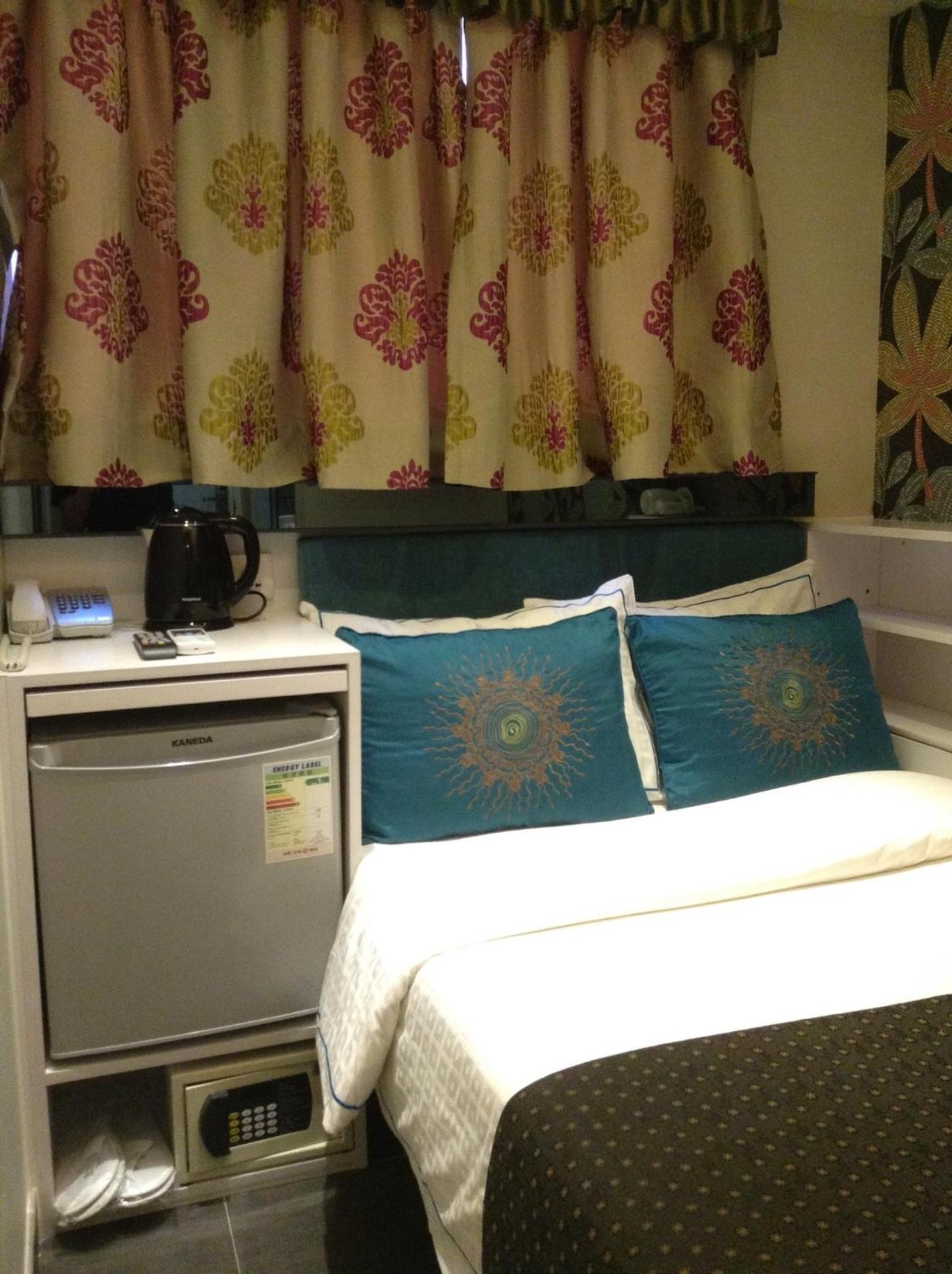 Seasons Hotel
