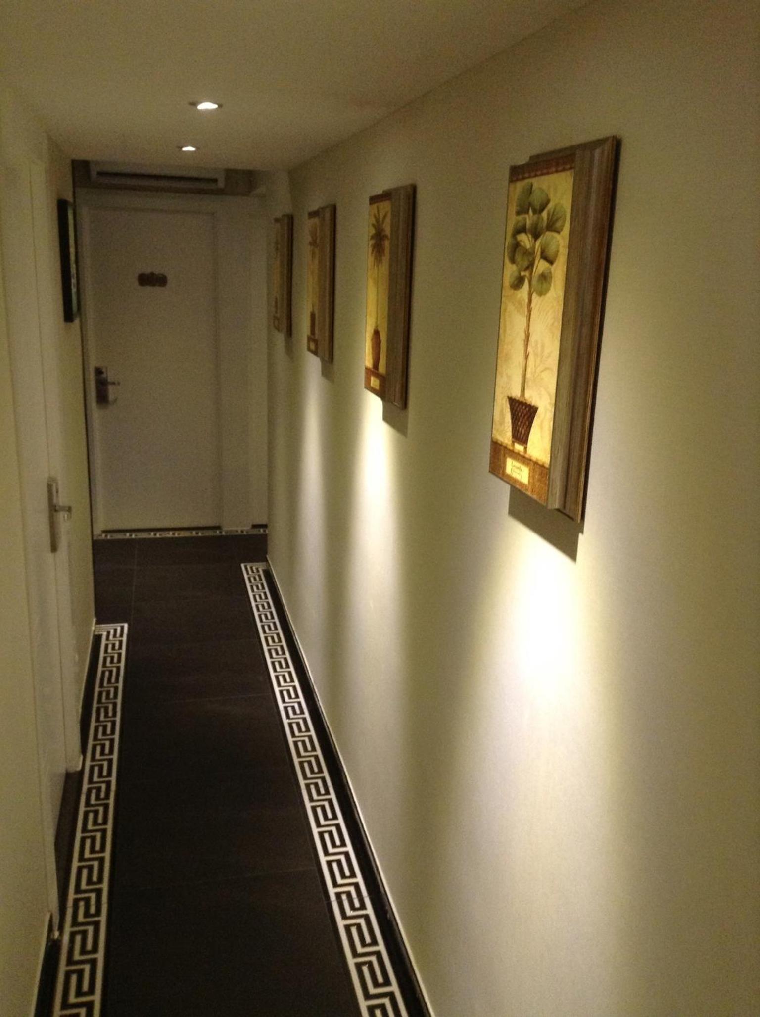 Seasons Hotel