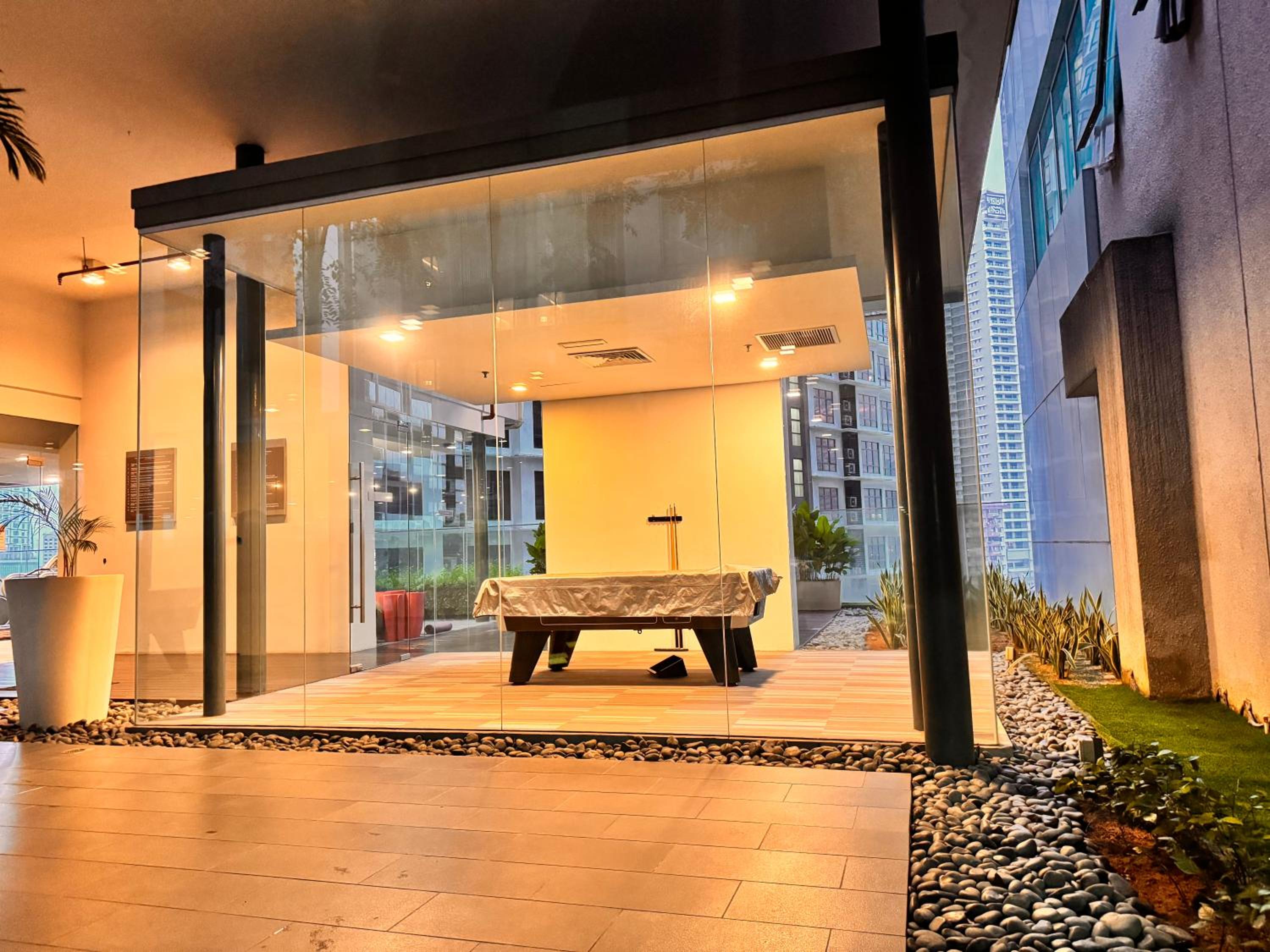 3Min KLCC Luxury 5Pax 2B1B Mercu Summer Suite By Fantasy Hospitality