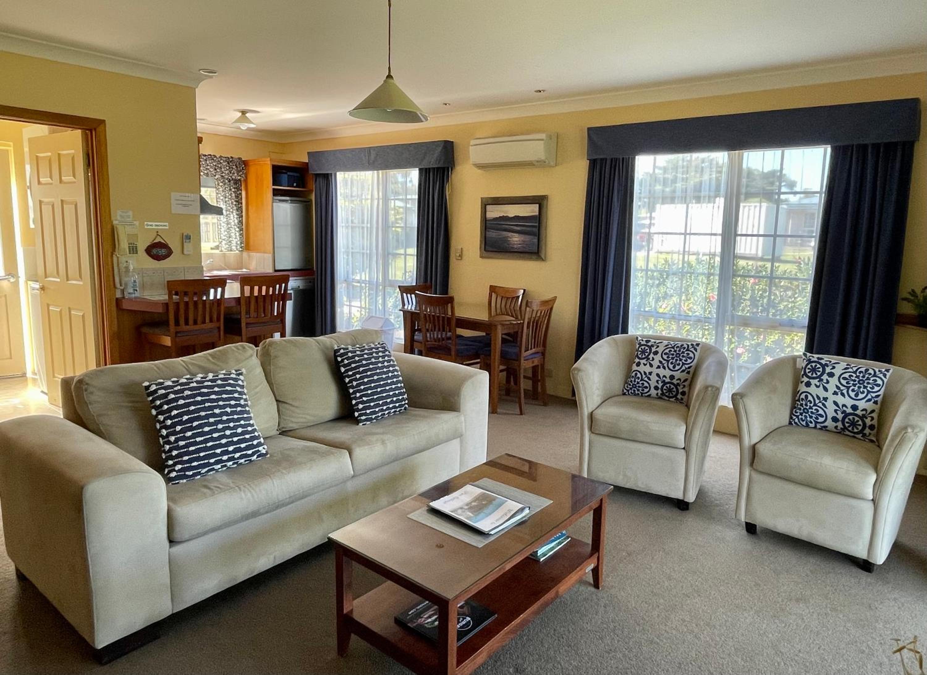 Swansea Cottages & Lodge Suites