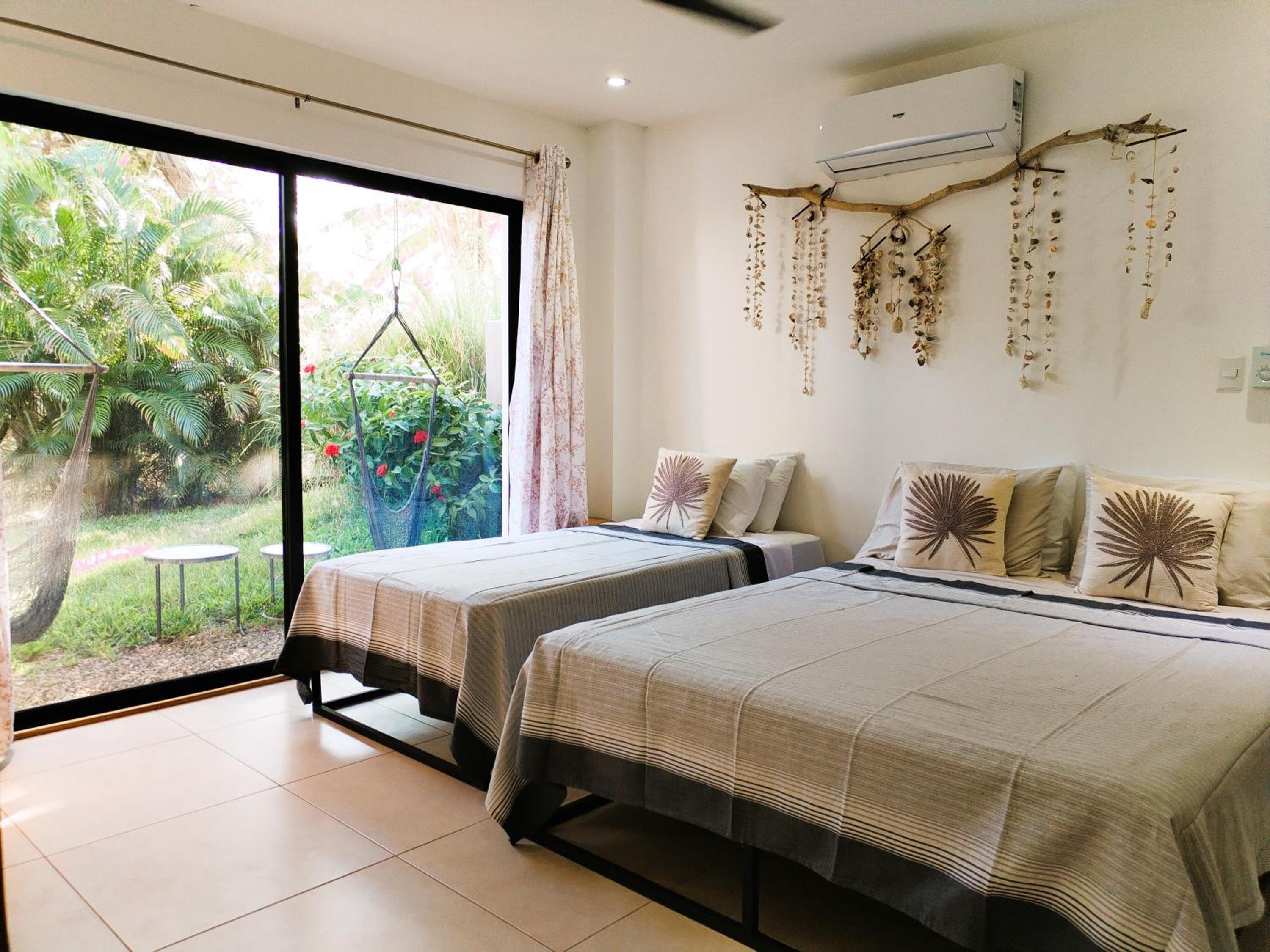 Casa Crucero Verde , 5mn walk to the Tamarindo beach and town