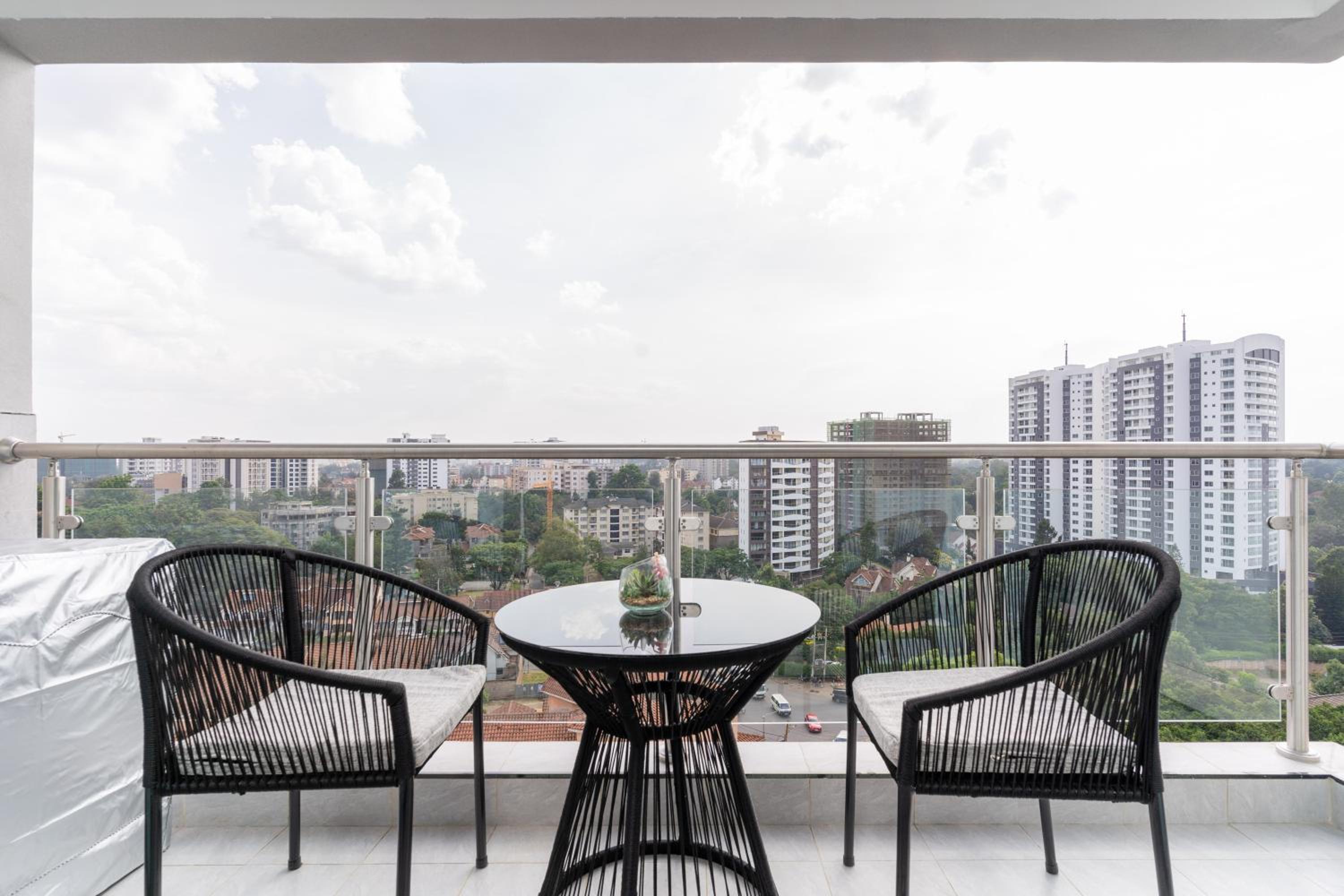 Sun-Splashed Arty W/Panoramic Views view 4