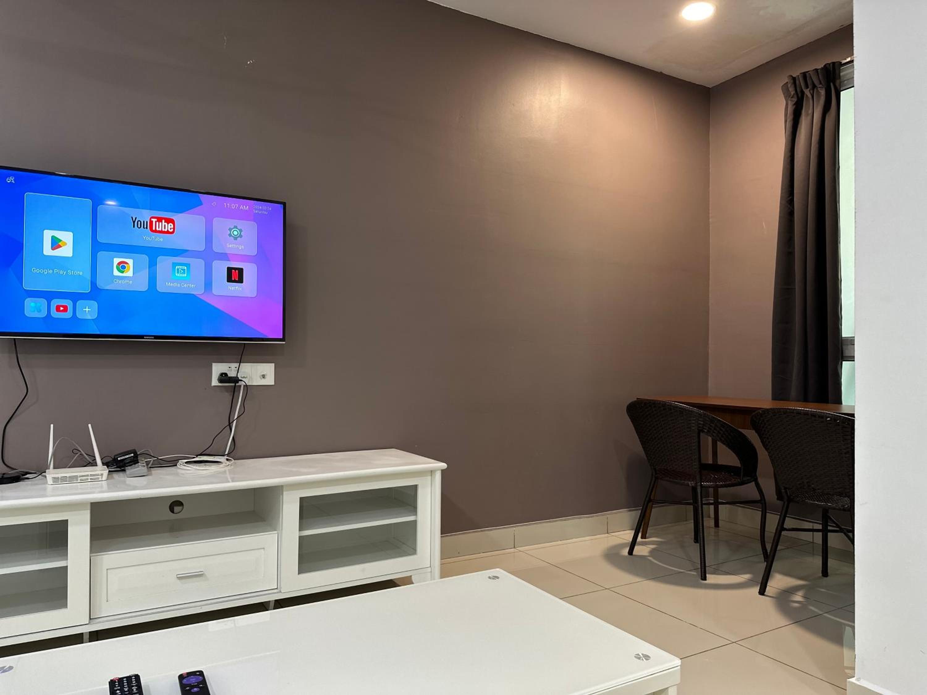 Leisure 1Bedroom Balcony Suites Gurney view 3
