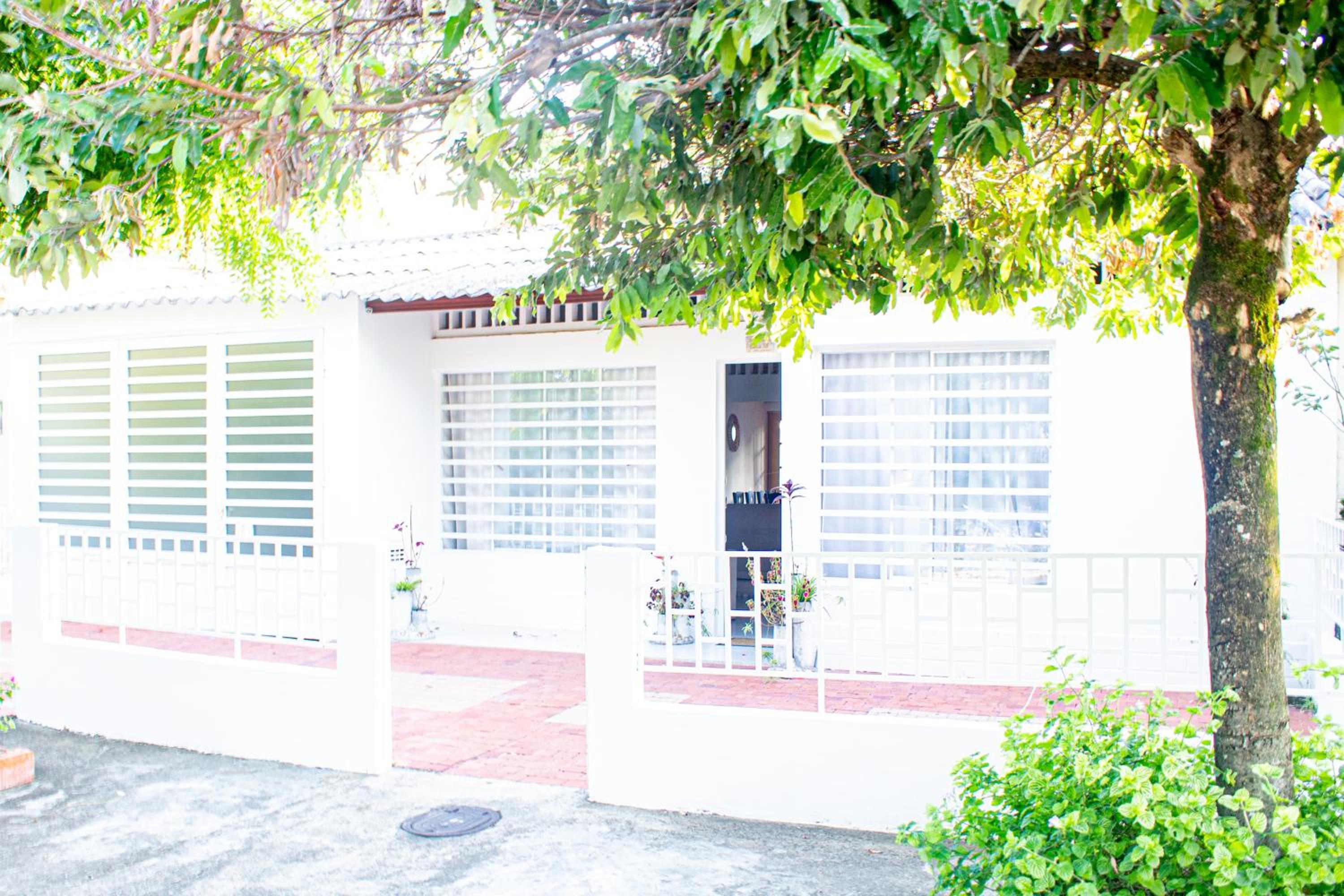 Espectacular Casa con Piscina, BBQ y Parqueadero