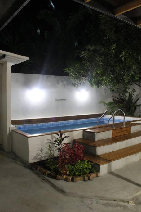 Espectacular Casa con Piscina, BBQ y Parqueadero
