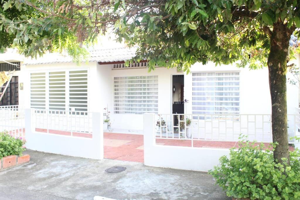 Espectacular Casa con Piscina, BBQ y Parqueadero