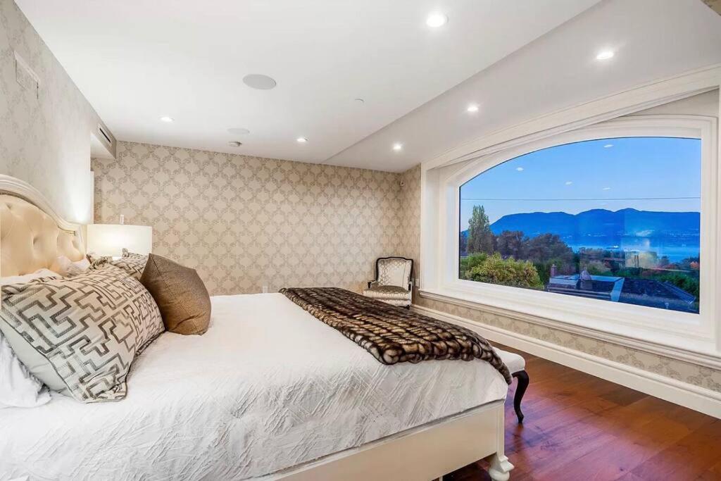 Oceanview Luxury 4-bedrooms Vancouver Point Grey