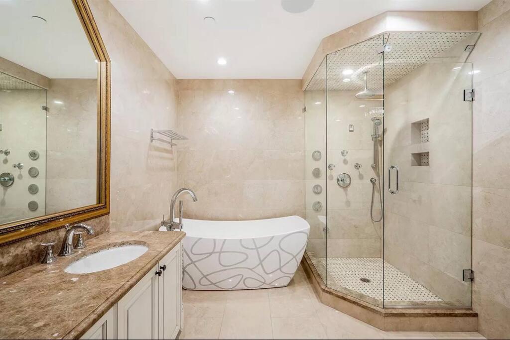 Oceanview Luxury 4-bedrooms Vancouver Point Grey