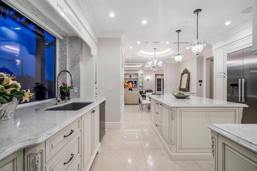 Oceanview Luxury 4-bedrooms Vancouver Point Grey