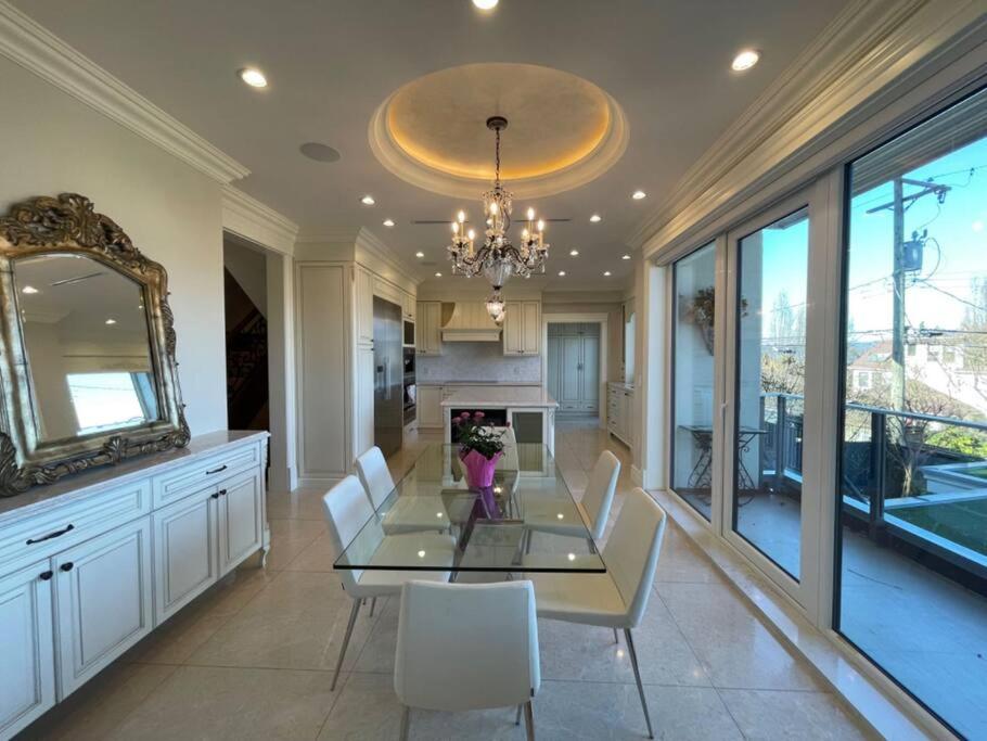 Oceanview Luxury 4-bedrooms Vancouver Point Grey