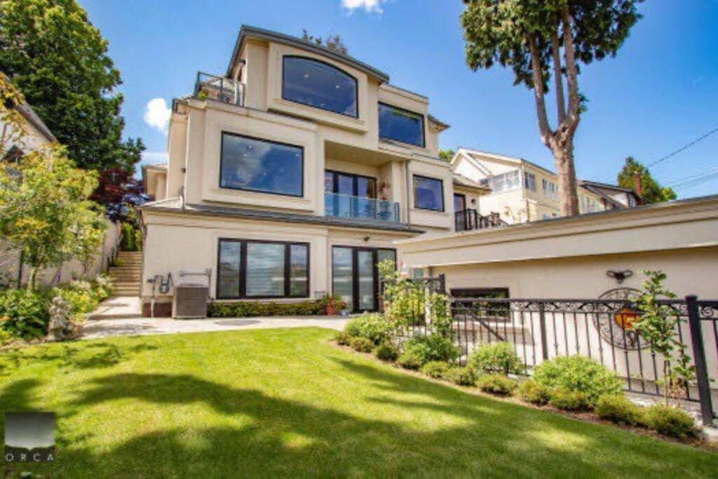 Oceanview Luxury 4-bedrooms Vancouver Point Grey