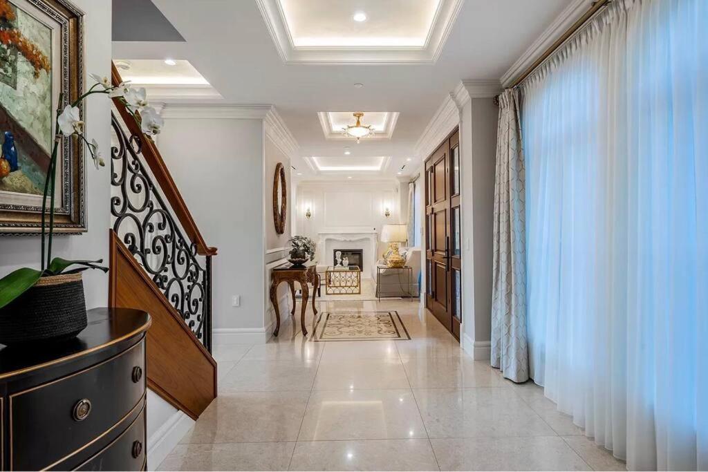 Oceanview Luxury 4-bedrooms Vancouver Point Grey