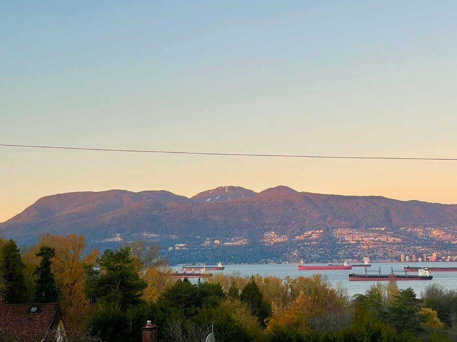 Oceanview Luxury 4-bedrooms Vancouver Point Grey