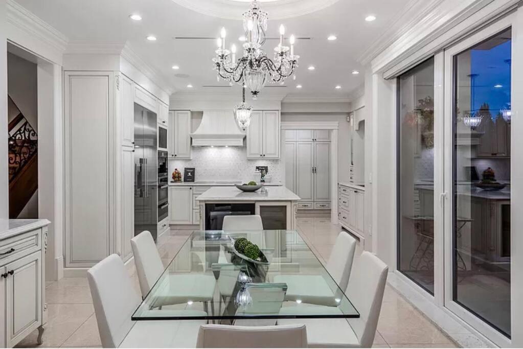 Oceanview Luxury 4-bedrooms Vancouver Point Grey