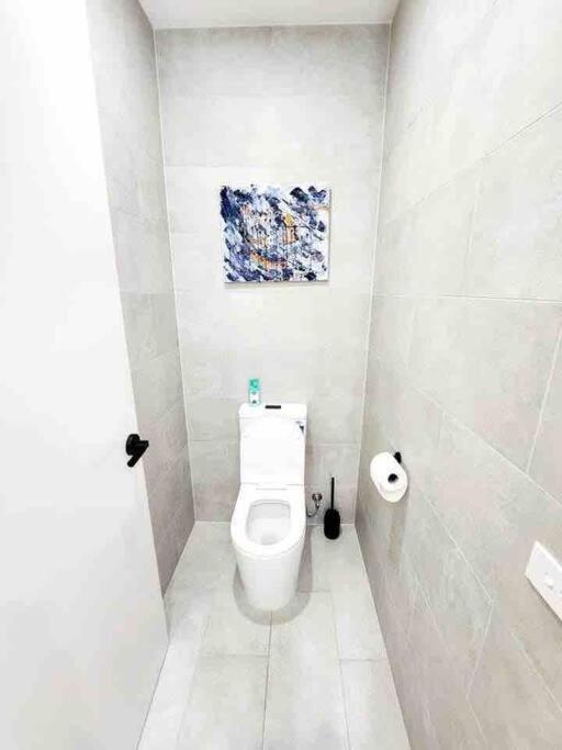 City Fringe and 2.5 bathrooms