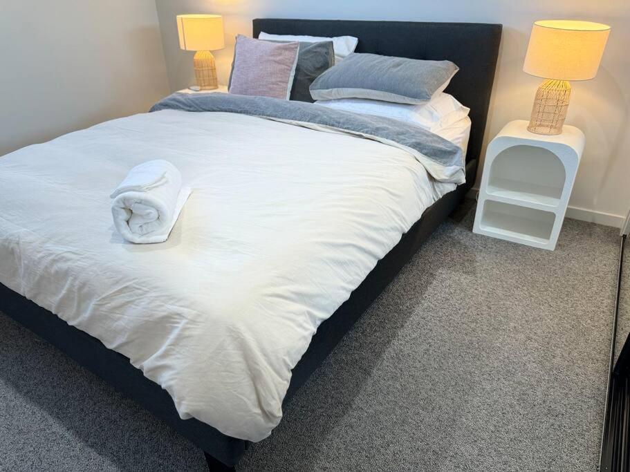City Fringe and 2.5 bathrooms