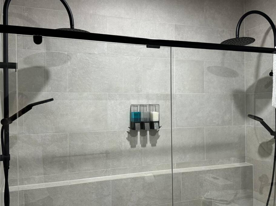 City Fringe and 2.5 bathrooms