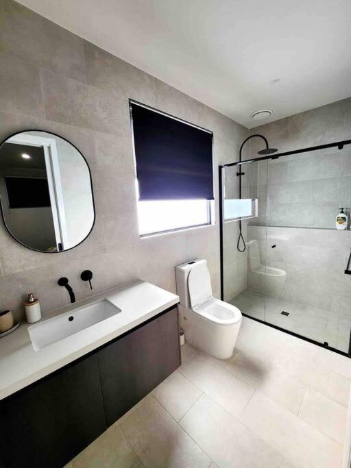 City Fringe and 2.5 bathrooms