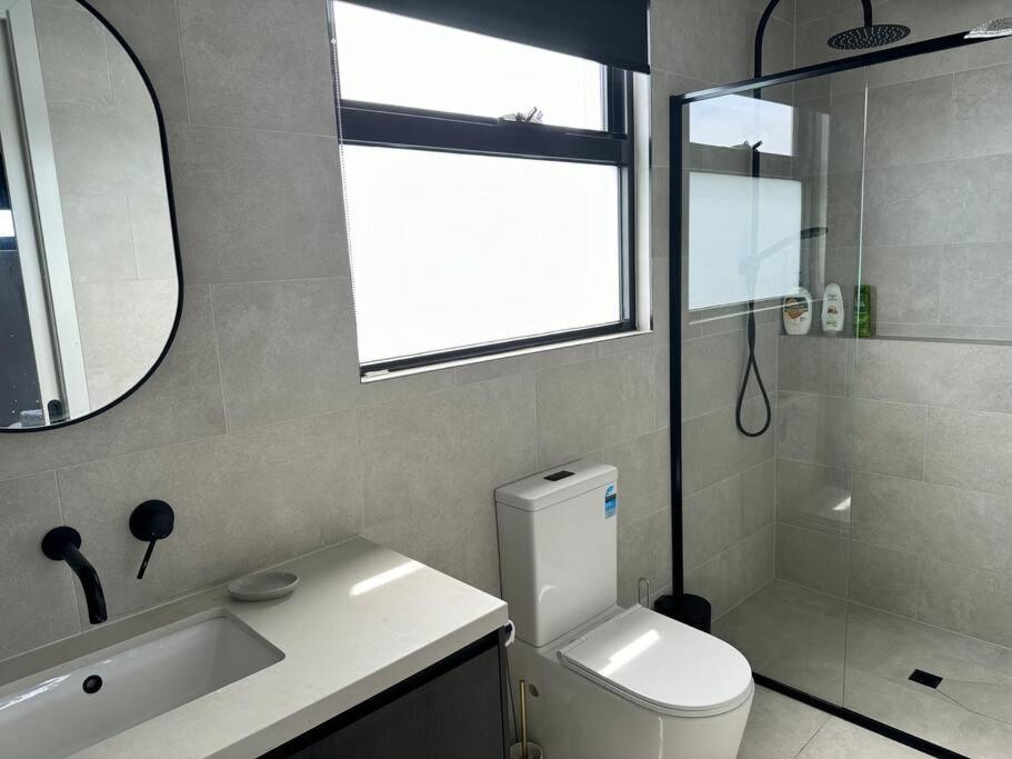 City Fringe and 2.5 bathrooms