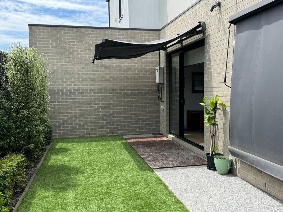 City Fringe and 2.5 bathrooms
