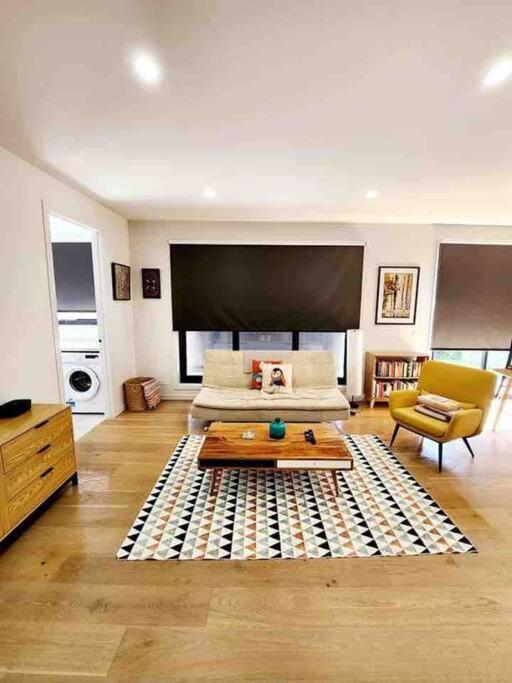 City Fringe and 2.5 bathrooms