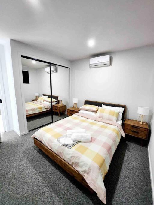 City Fringe and 2.5 bathrooms
