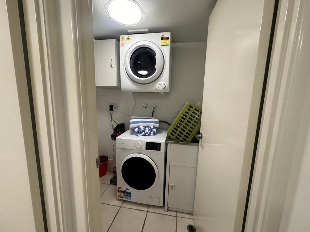Kawana Waters Ocean Front Unit-Surfside Resort Sunshine Coast