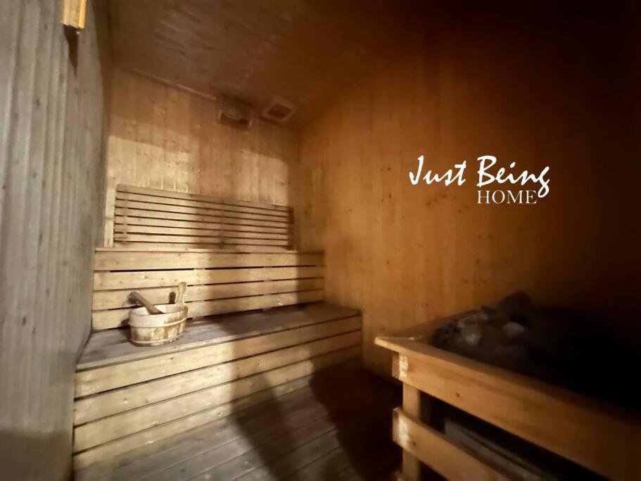 Just Being Home 5pax 1BR/1BA 1Queen/1Single/1Sofa