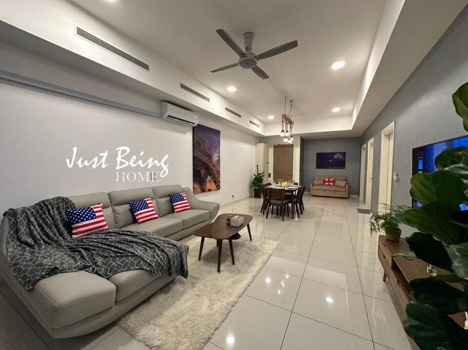 Just Being Home 5pax 1BR/1BA 1Queen/1Single/1Sofa