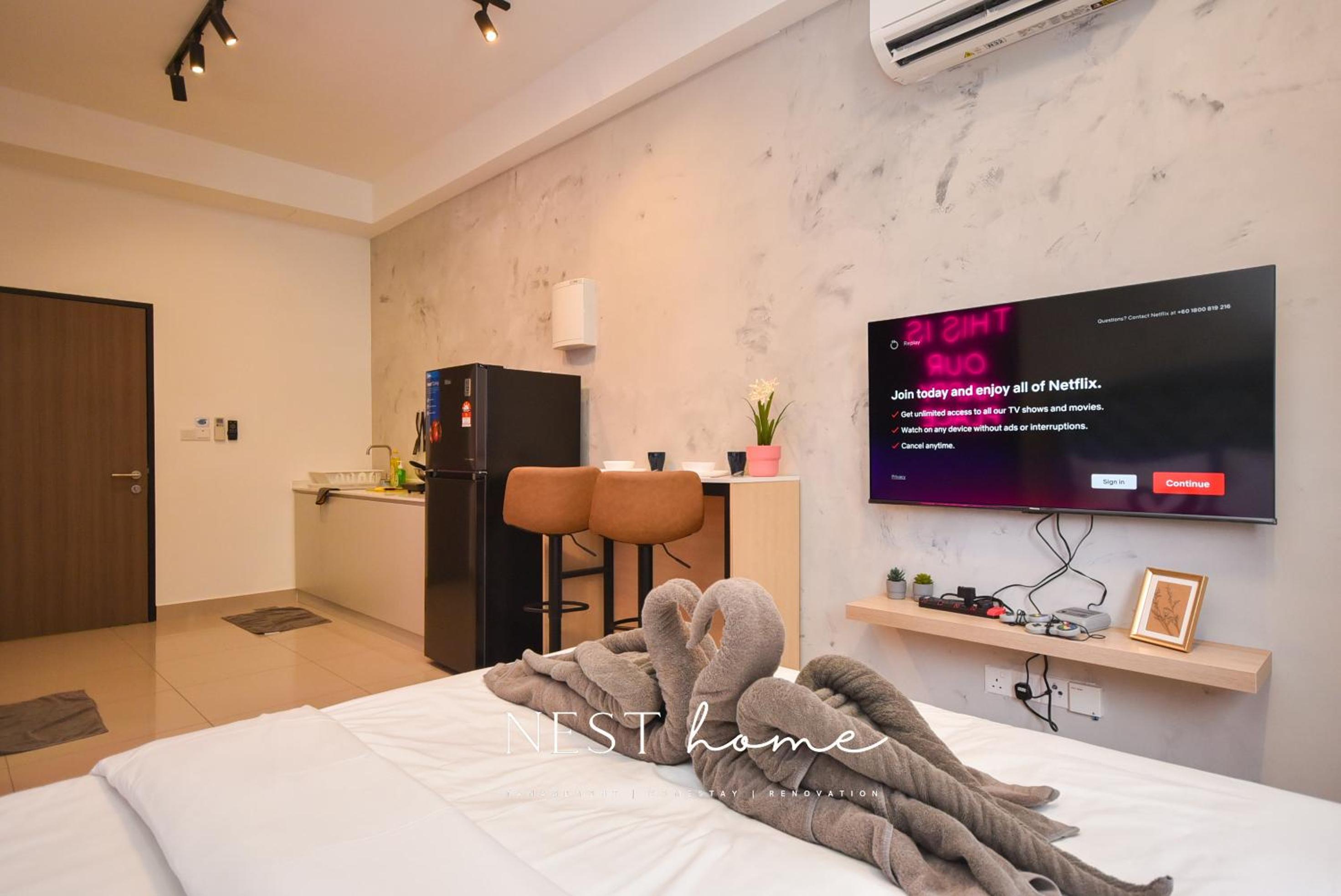 Twin Tower Residence by Nest Home【5 mins walk to CIQ】