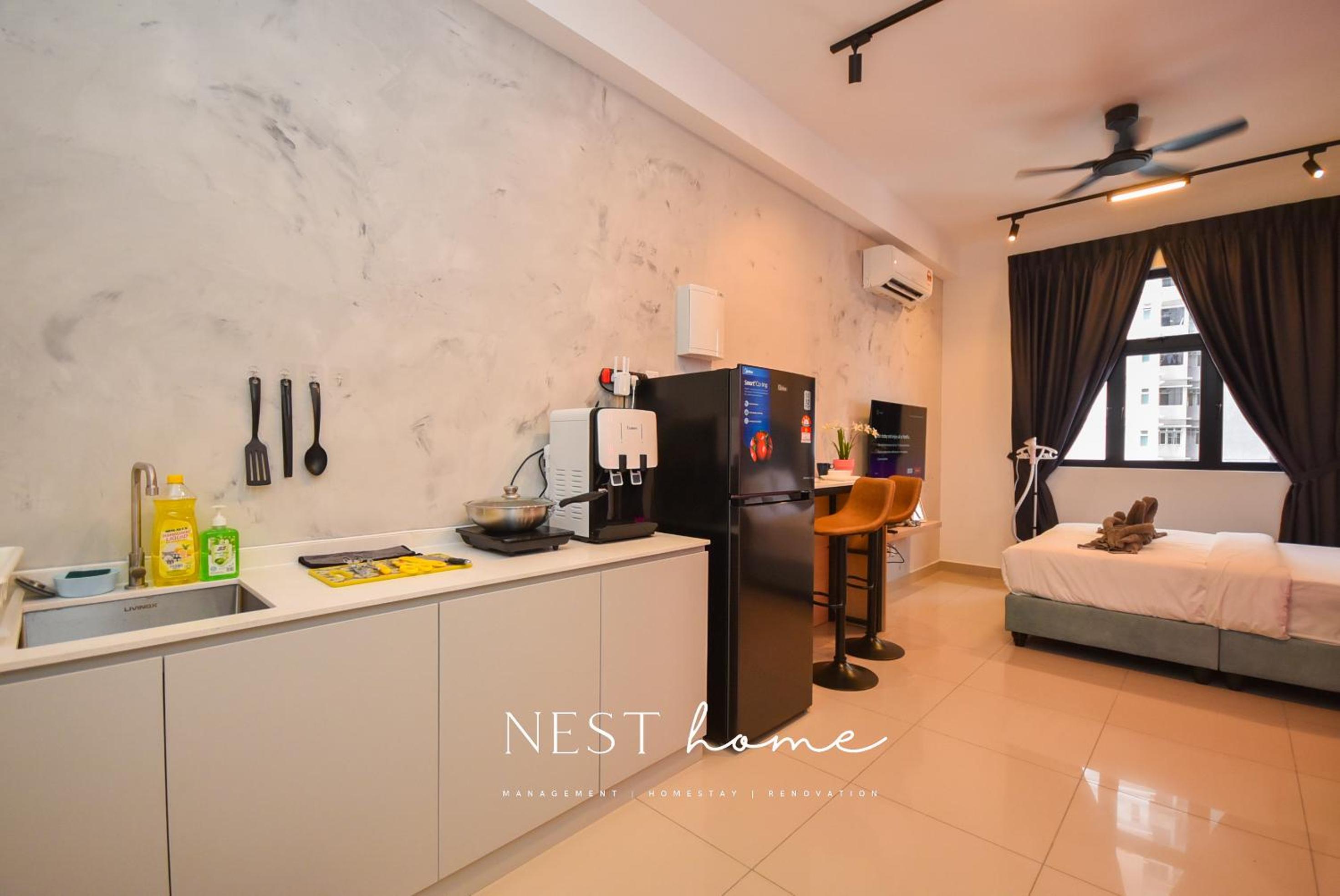 Twin Tower Residence by Nest Home【5 mins walk to CIQ】