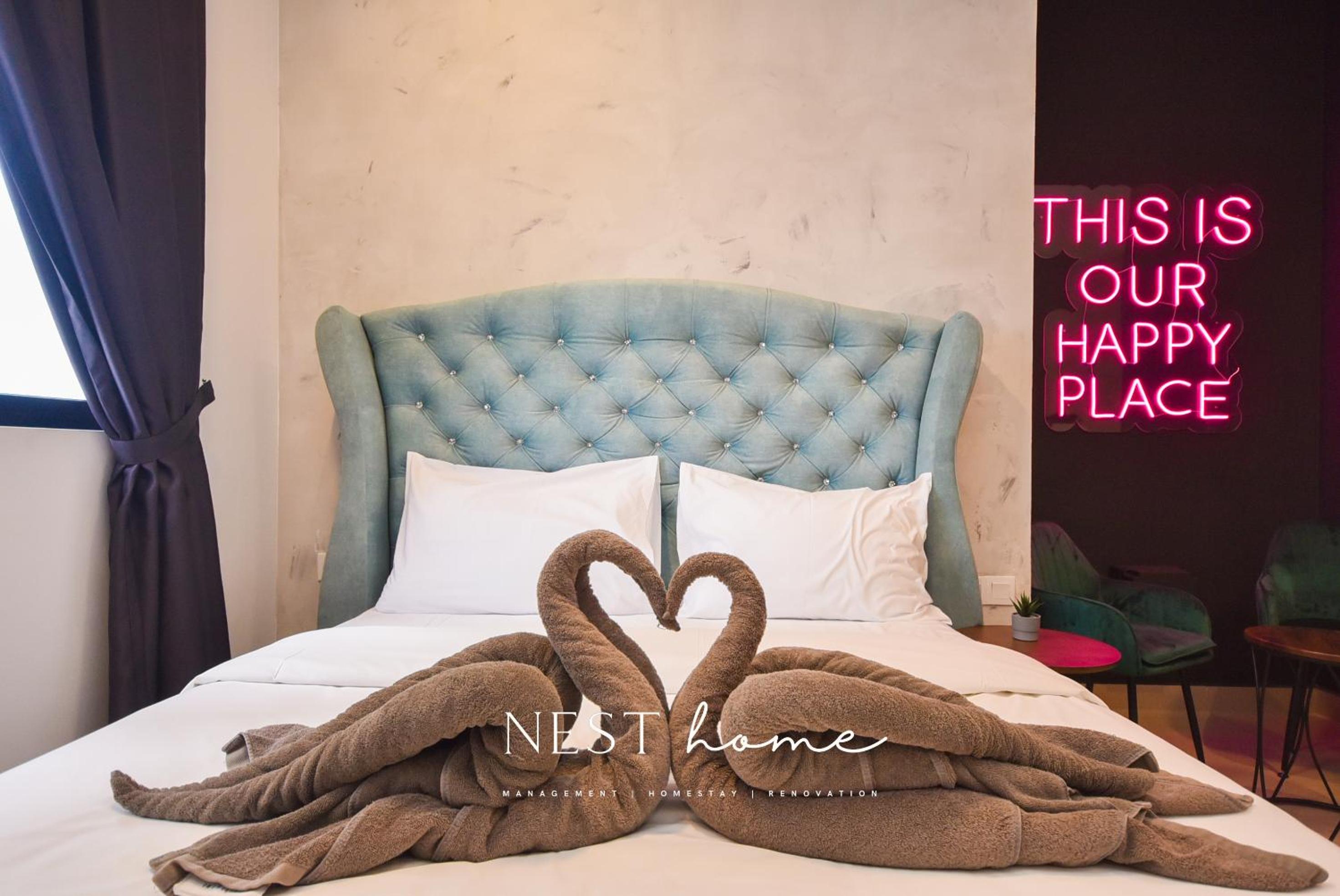 Twin Tower Residence by Nest Home【5 mins walk to CIQ】