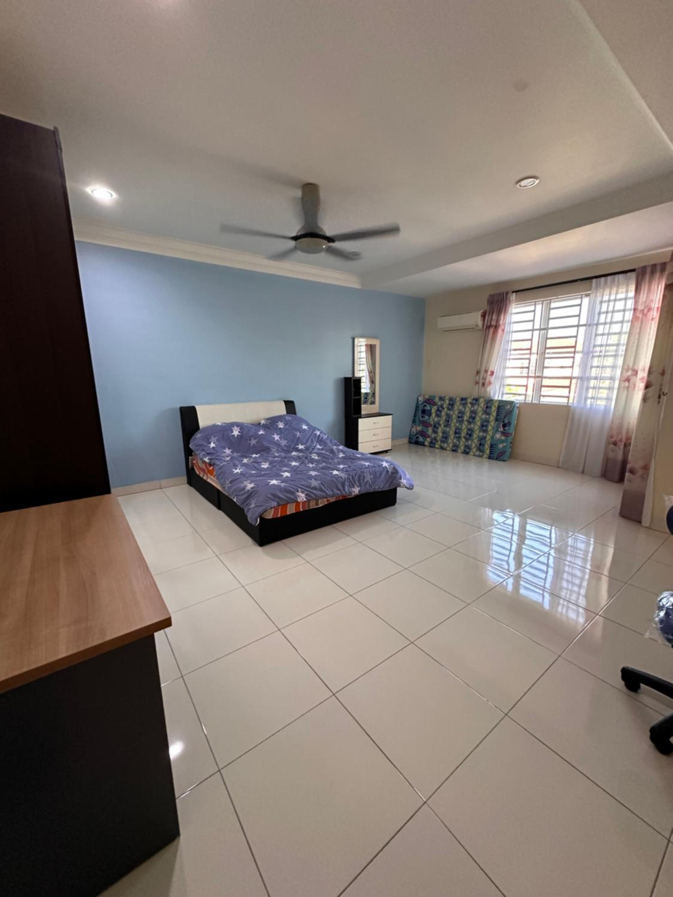 DOUBLE EE HOMESTAY 6 cars parking place 12pax photo 6