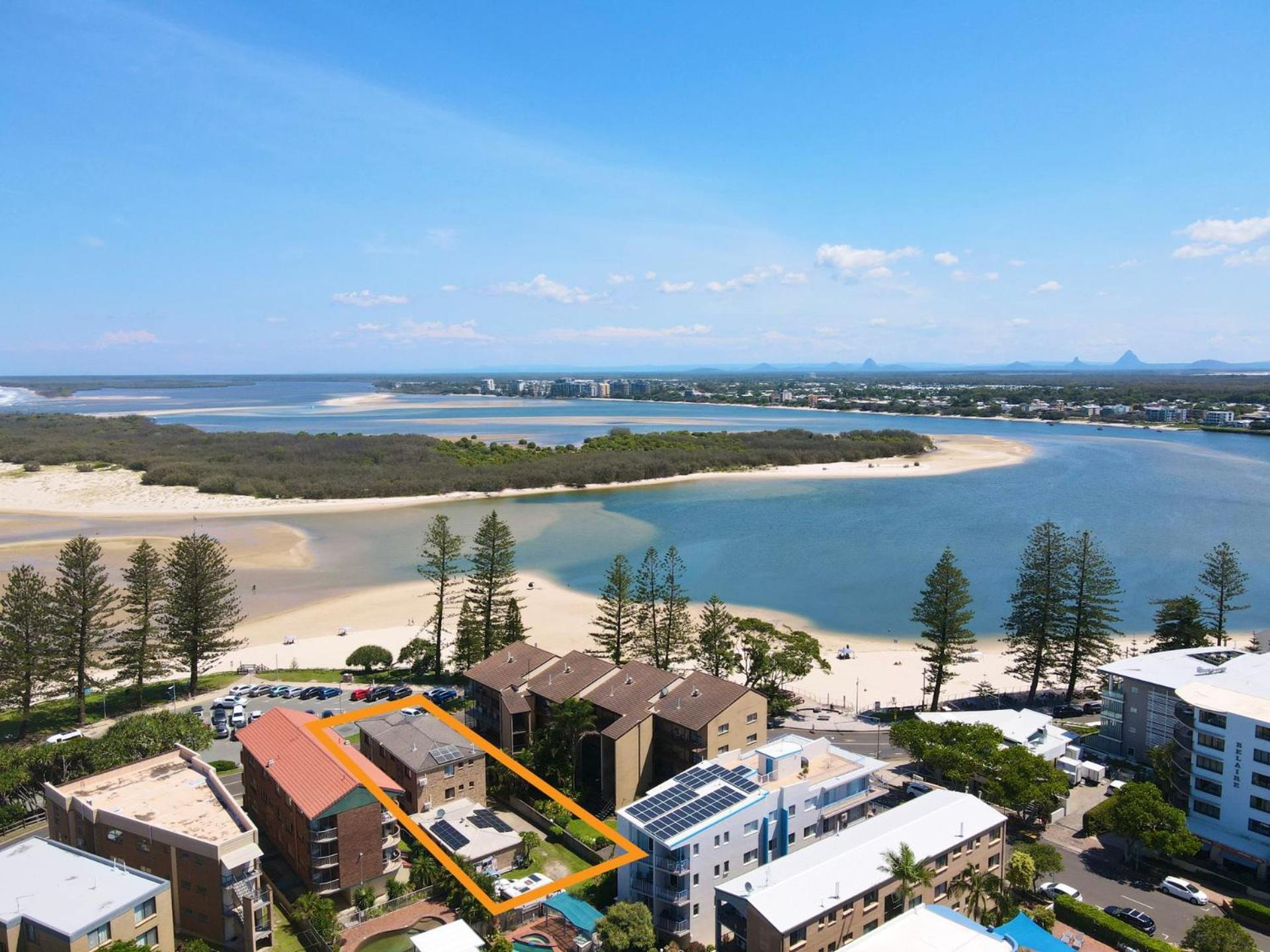Island View Unit 3, 23 Esplanade, Bulcock Beach