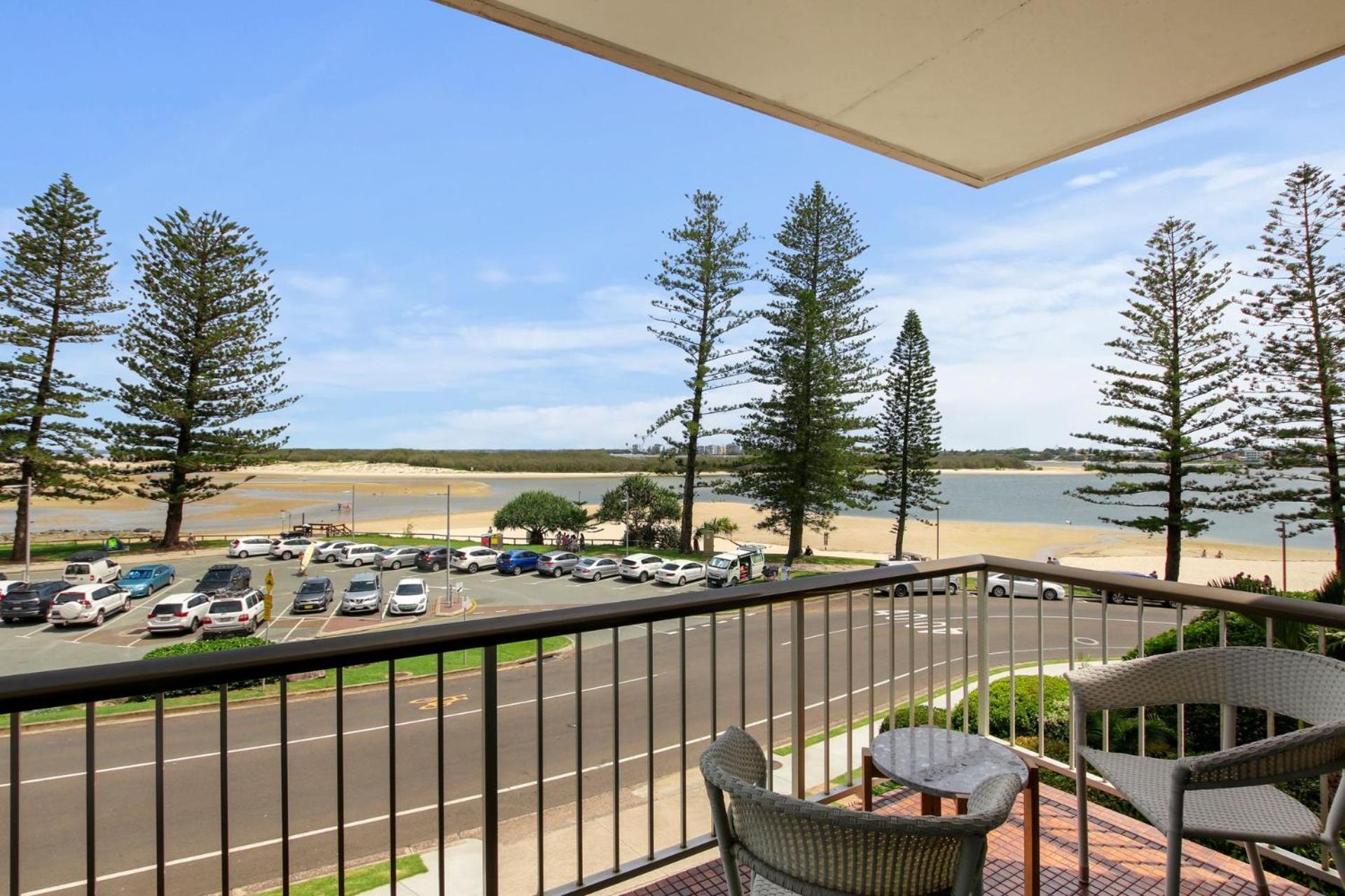 Island View Unit 3, 23 Esplanade, Bulcock Beach