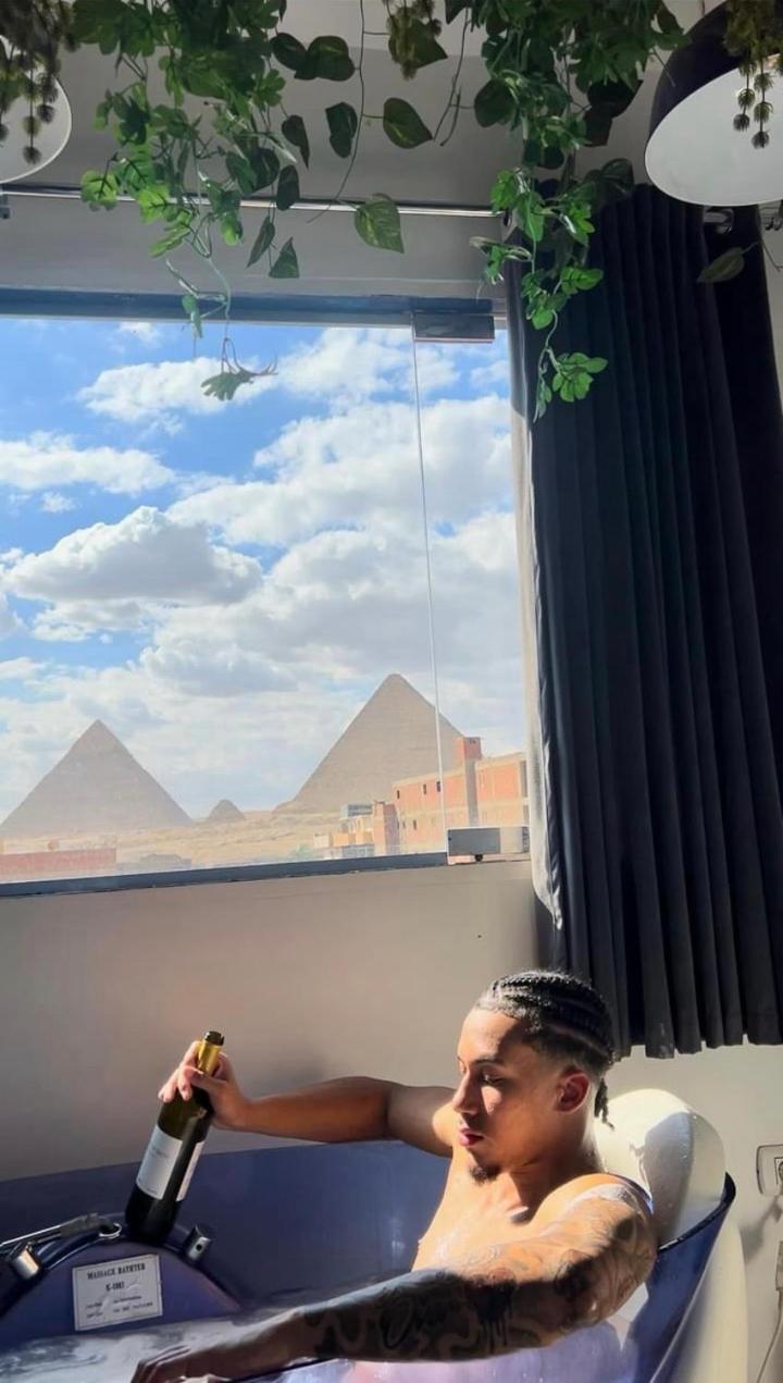 Pharaoh jacuzzi pyramids view