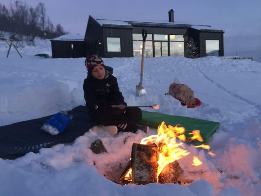 Cozy Nature Retreat, Danish Design w Jacuzzi option view 3