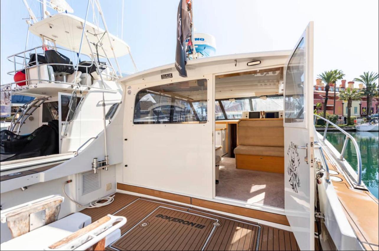 Barco Americano Sotogrande
