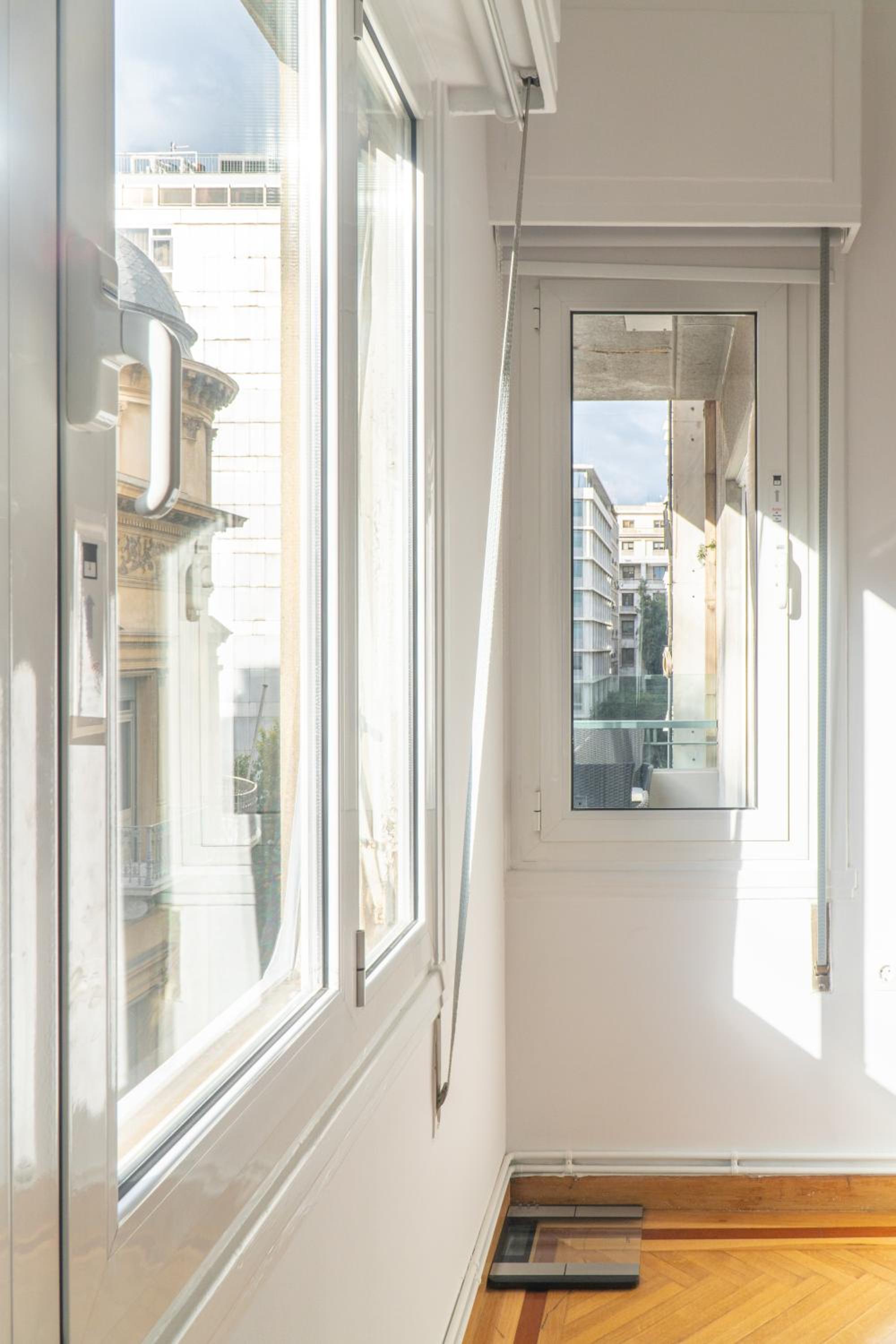 Syntagma square, 100sqm Luxurious family apt