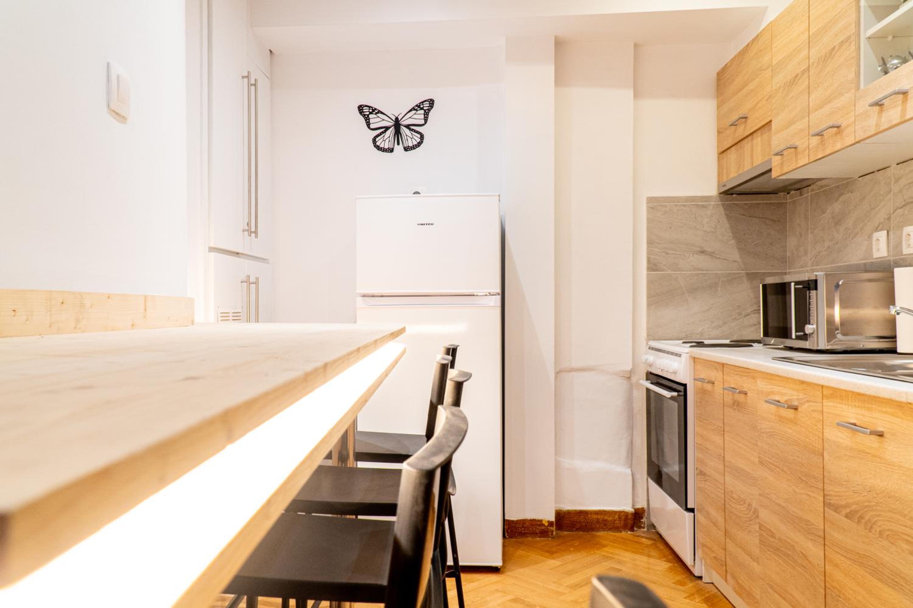 Syntagma square, 100sqm Luxurious family apt