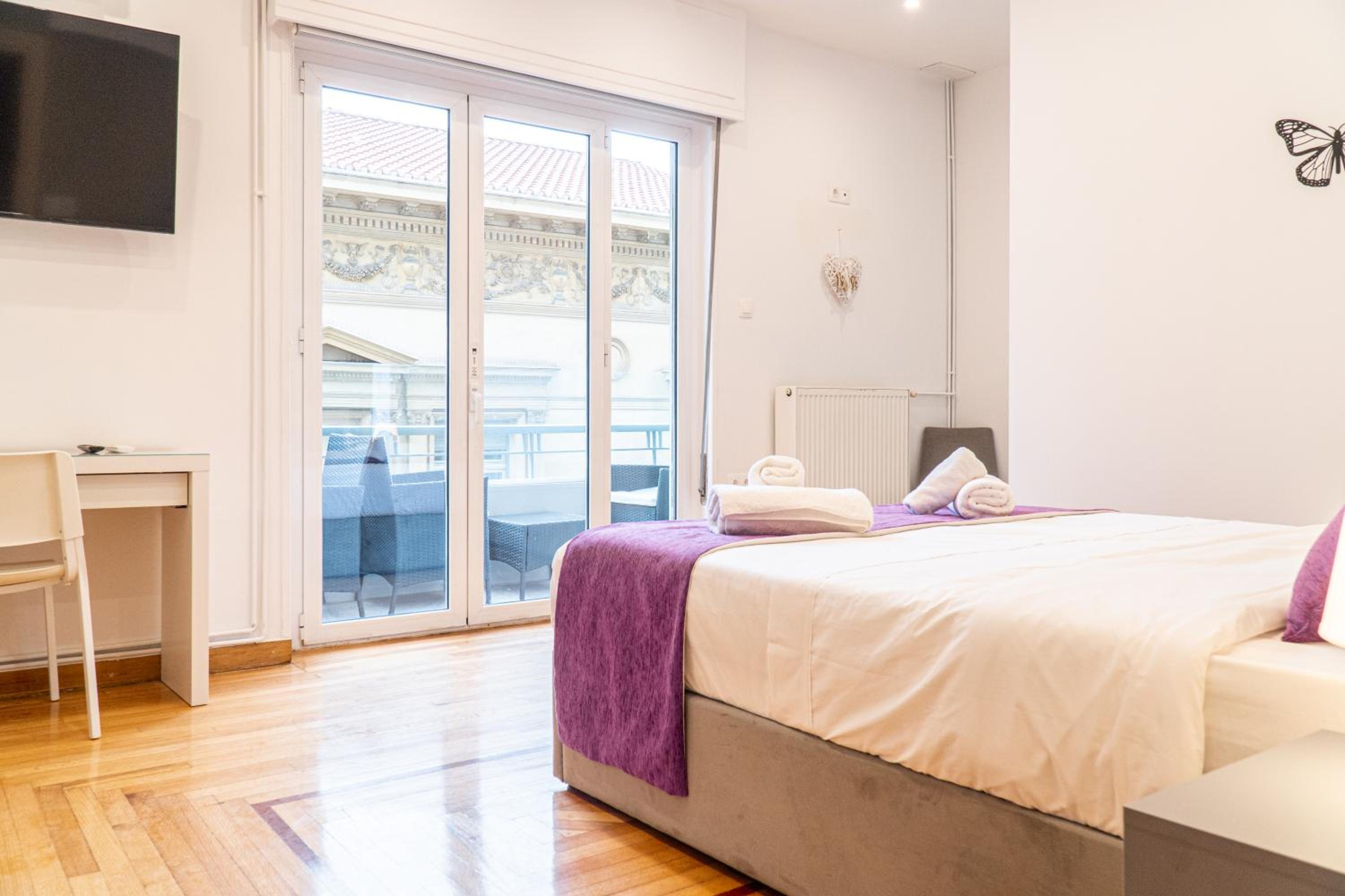 Syntagma square, 100sqm Luxurious family apt